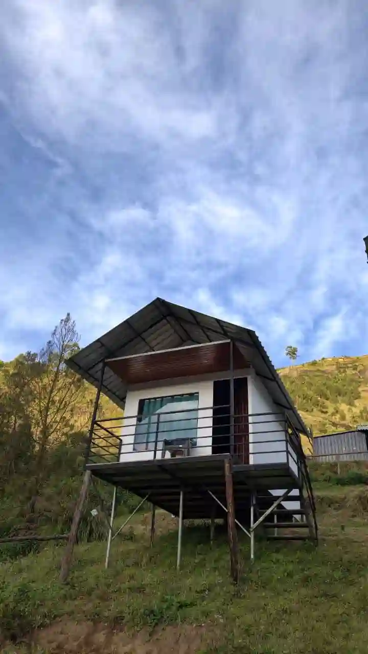 Luxury A frame cottage Vattavada valley view